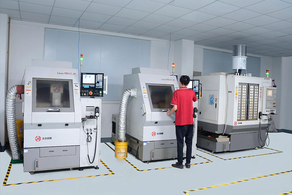 How does the CNC machine tool workshop work and how do you choose the appropriate one?